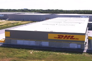 DHL opent nieuw sorteercentrum in Amsterdam