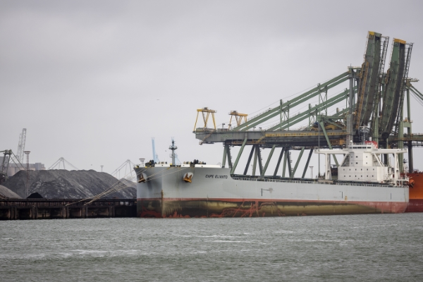 Zuid-Holland wil in 2027 besluit over uitbreiding haven in zee