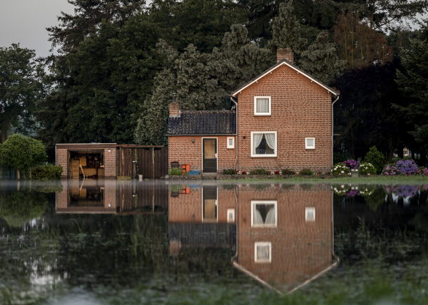 Wateroverlast en bodemdaling bedreigen woningbouw plannen
