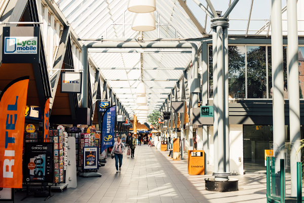 Oosterhout verbouwt wegkwijnend winkelcentrum tot gemeentehuis