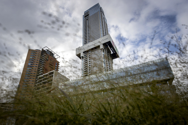 Zalmhaventoren vanaf nu hoogste woongebouw Benelux