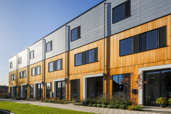 Volledig remontabele houten huizen met vraaggestuurde ventilatie