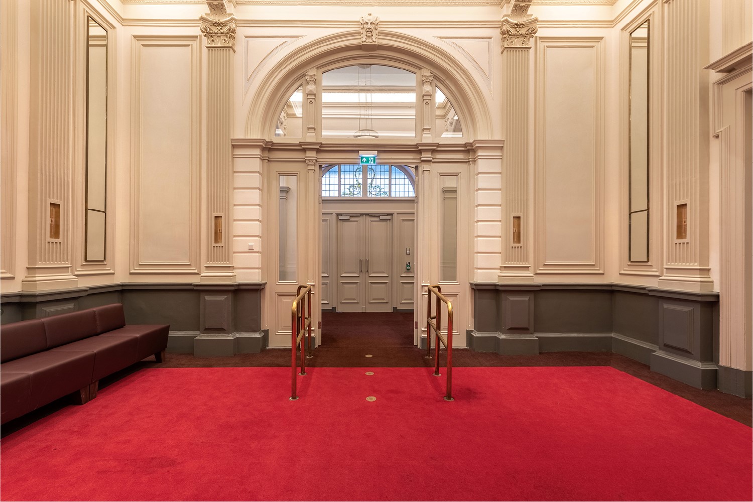 Speciale kleuren entreemat sieren Concertgebouw
