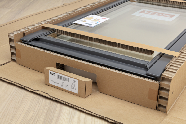 VELUX Groep bant plastic uit alle dakraamverpakkingen