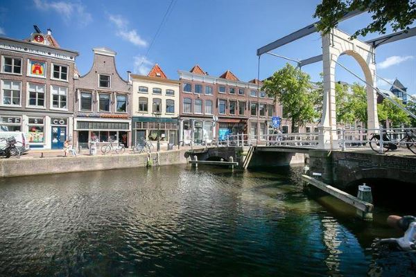 Overbieden of niet? Slim bieden in een oververhitte huizenmarkt