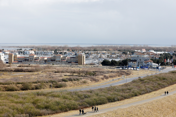 Gemeenten vragen minister aandacht voor erosie Brouwersdam