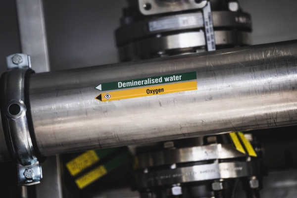 Eerste waterstoffabriek aangesloten op Nederlands netwerk