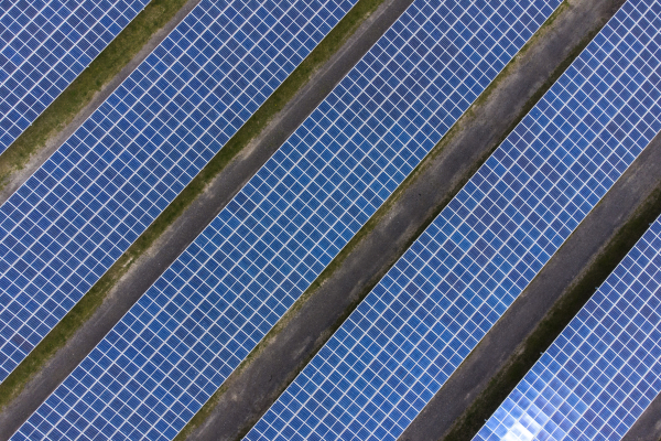 Zonneparken breiden fors uit, vooral door grote projecten